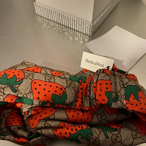 Gucci - Picture 9 of 10